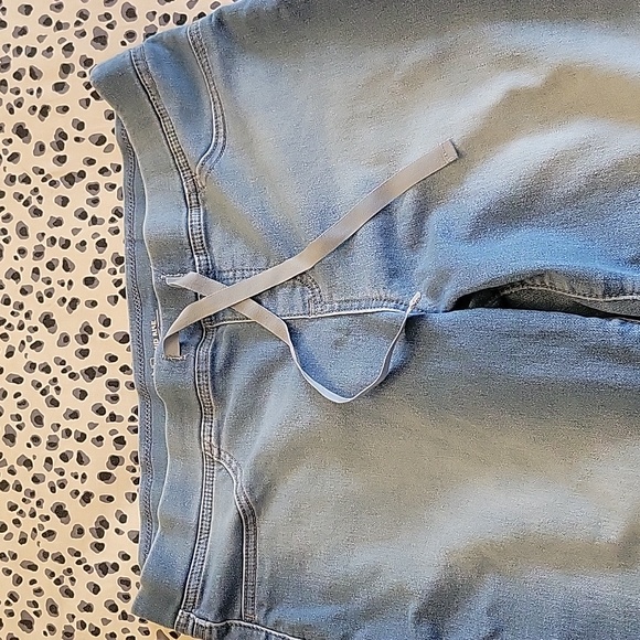 NOBO pull-on elastic waistband mid-rise cropped jeans - Picture 2 of 8